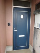  アパートメント石塔