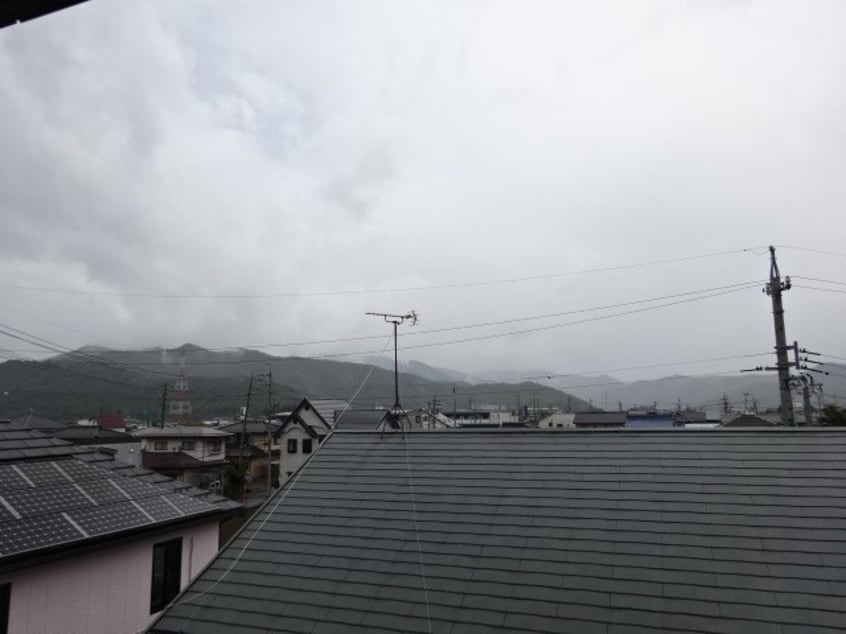  アパートメント石塔