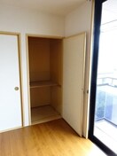  アパートメント石塔