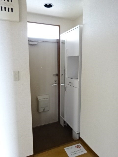  アパートメント石塔