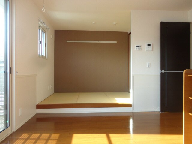 リビングとなりに３帖の畳コーナー グランコートII