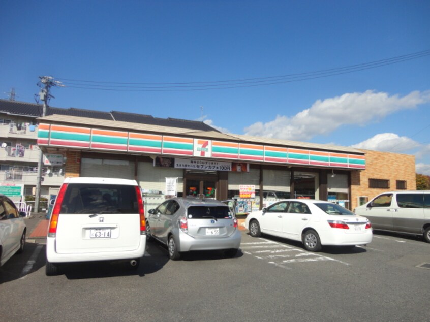 ｾﾌﾞﾝｲﾚﾌﾞﾝ 屋代団地店(コンビニ)まで442m ルミエールやまだＮ