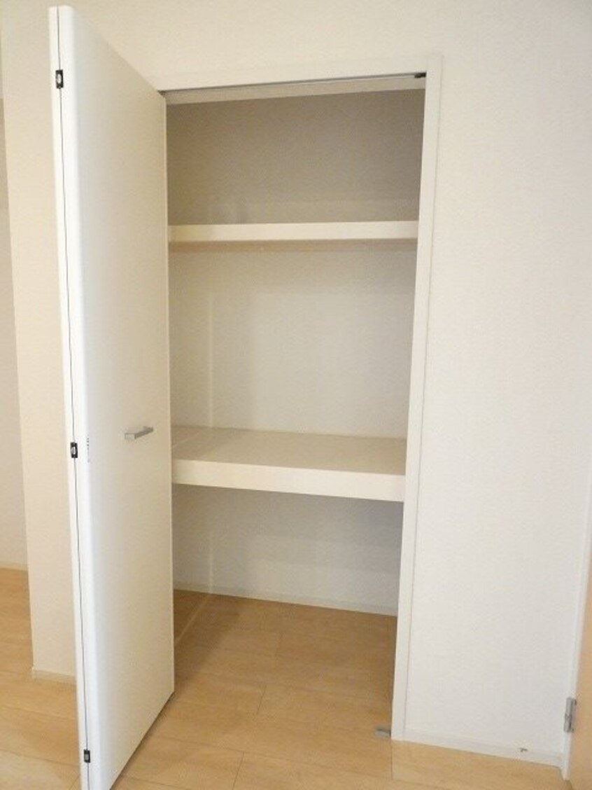  イースト　ゼファー