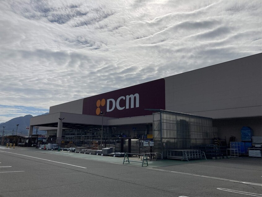 DCM 千曲店(電気量販店/ホームセンター)まで834m アン・リヴィエールＡ