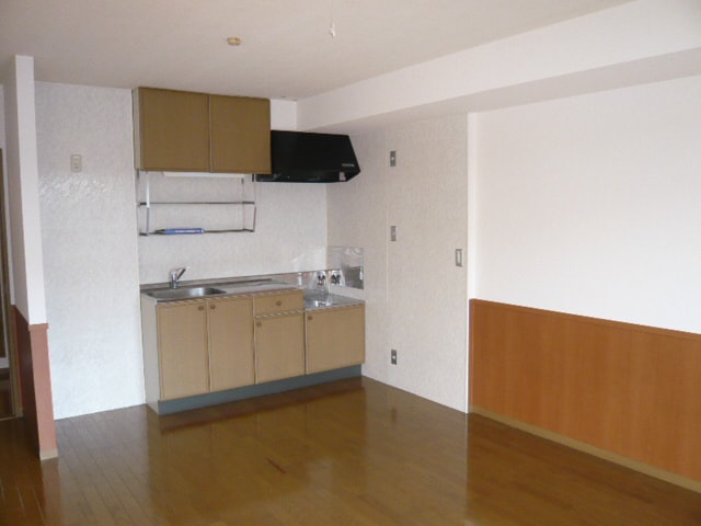  ロイヤルガーデン稲里C