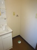 写真は101号室です（参考） かすがハイツ