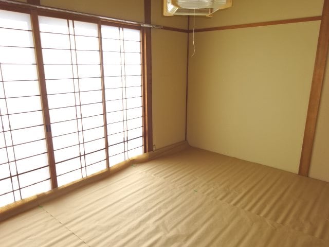 写真は101号室です（参考） かすがハイツ