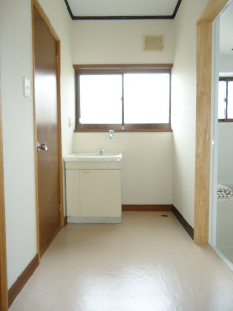  新井貸家　南東