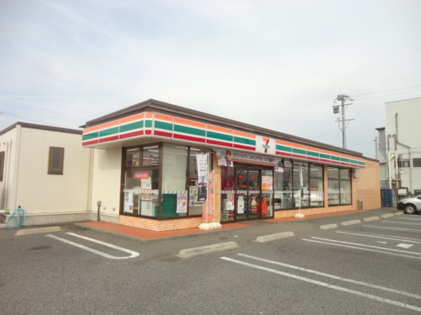ｾﾌﾞﾝｲﾚﾌﾞﾝ 篠の井ﾊﾞｲﾊﾟｽ店(コンビニ)まで60m シャルマン櫻街　リリパット