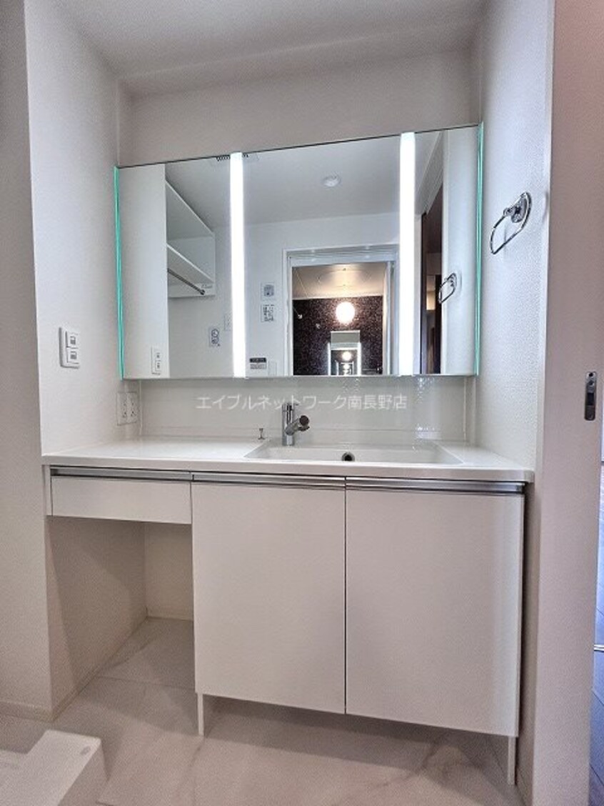  Mｅｌａ ｒｏｓｓａ