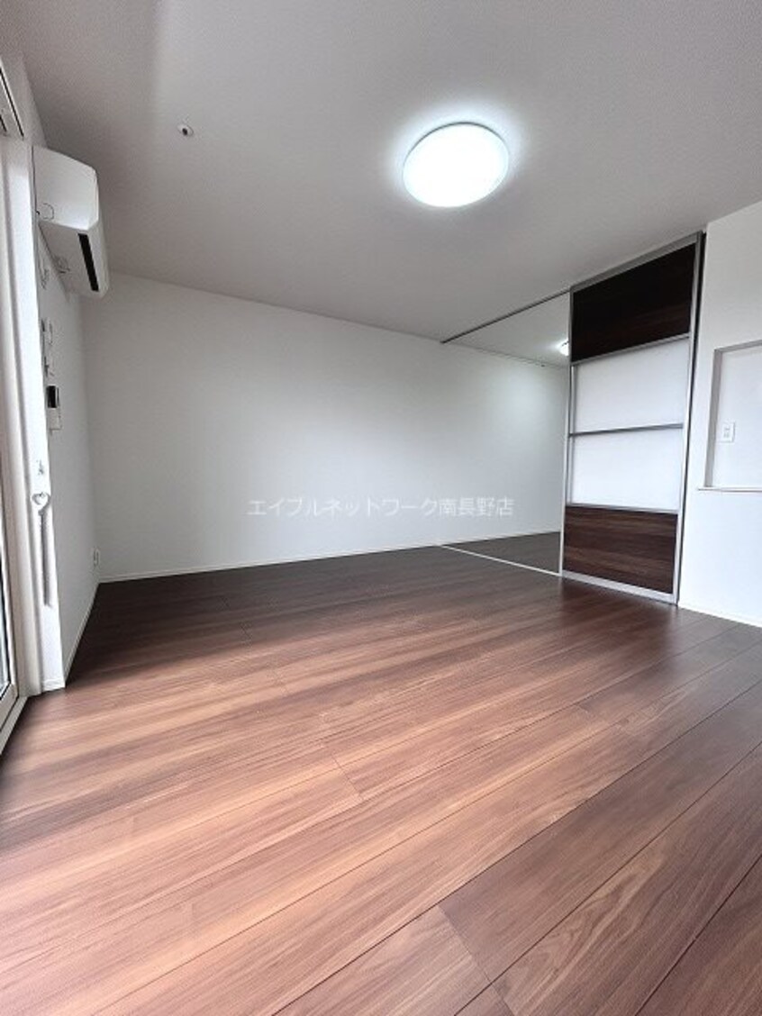  Mｅｌａ ｒｏｓｓａ