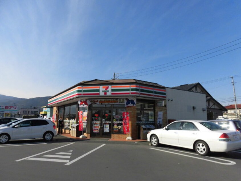 ｾﾌﾞﾝｲﾚﾌﾞﾝ 更埴市民体育館前店(コンビニ)まで754m ルディアあざみ