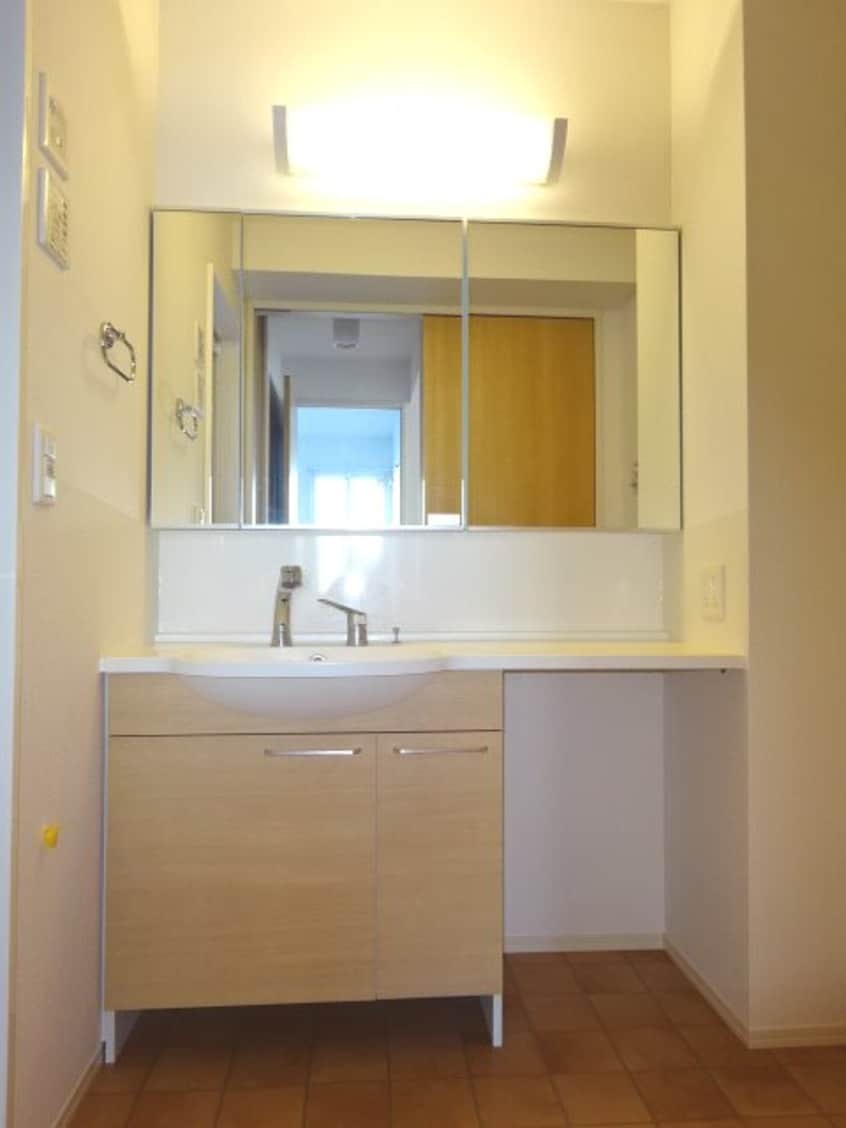 写真は103号室です（参考） Burg