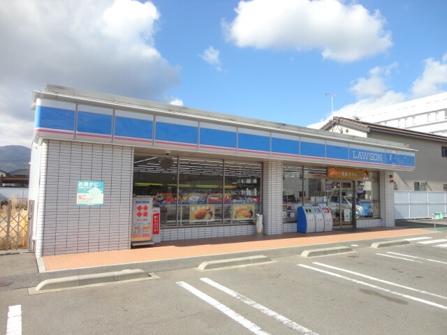 ﾛｰｿﾝ 更埴埴生店(コンビニ)まで676m 大－５