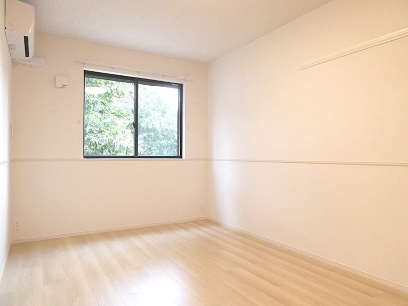 写真は102号室です。（参考） ラ・オハナ・エコル