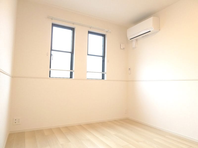 写真は202号室です。（参考） ラ・オハナ・エコル