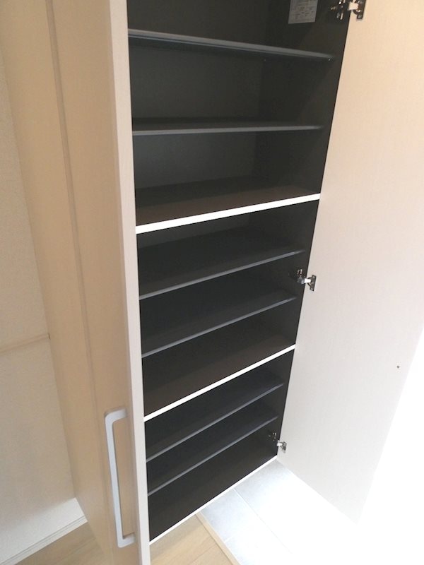 写真は102号室です。（参考） ラ・オハナ・エコル