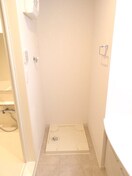 写真は102号室です。（参考） ラ・オハナ・エコル