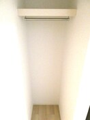 写真は102号室です。（参考） ラ・オハナ・エコル