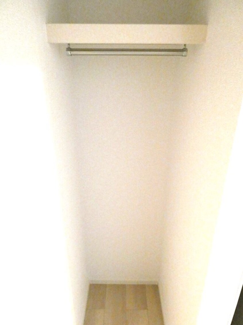 写真は102号室です。（参考） ラ・オハナ・エコル