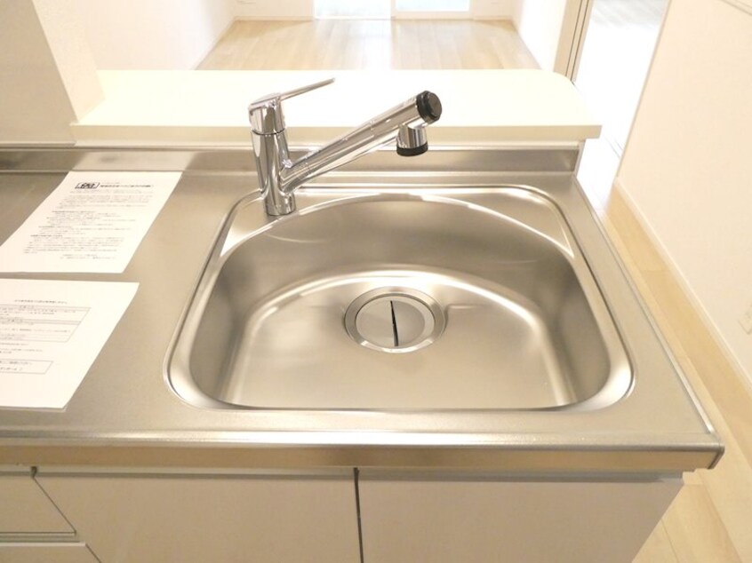 写真は102号室です。（参考） ラ・オハナ・エコル