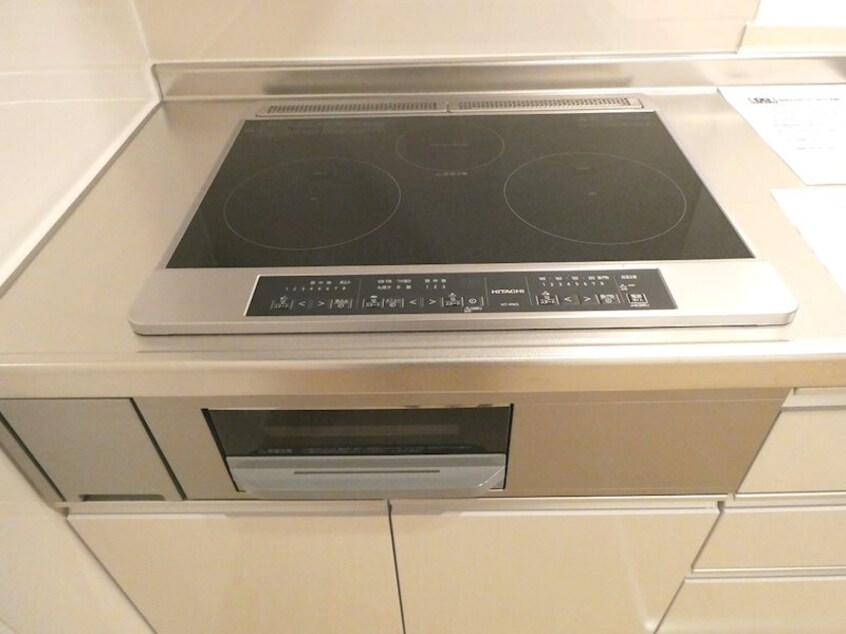 写真は102号室です。（参考） ラ・オハナ・エコル