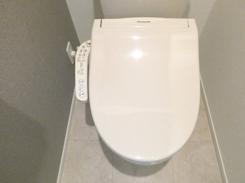 写真は102号室です。（参考） ラ・オハナ・エコル