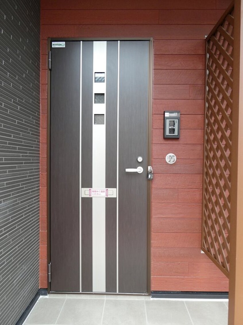 写真は102号室です。（参考） ラ・オハナ・エコル