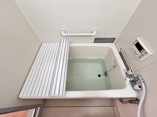  メゾン青木島　西館