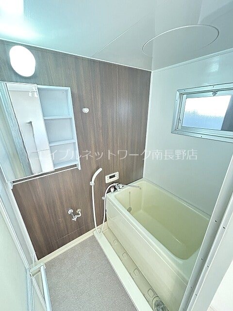  メゾン青木島　東館