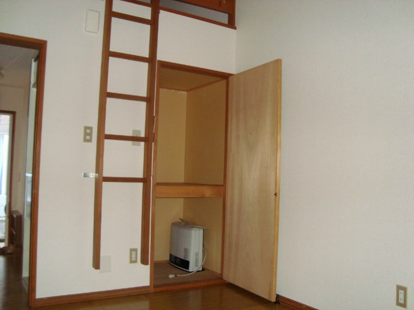  ヴィラ滝沢　女鳥羽