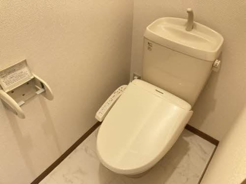  ＳＴＥＰ ＣＯＵＲＴ ＯＮＩＷＡ