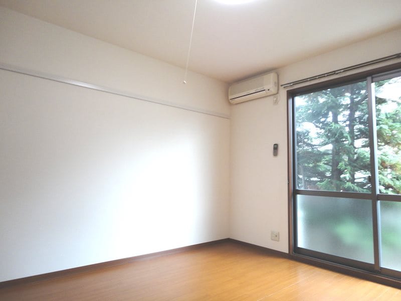  ＳＴＥＰ ＣＯＵＲＴ ＯＮＩＷＡ