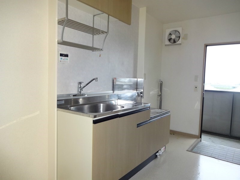  サンビレッジ新村B