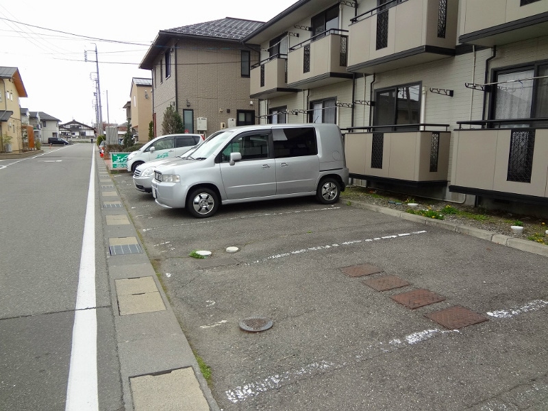  ハイツシャルマン