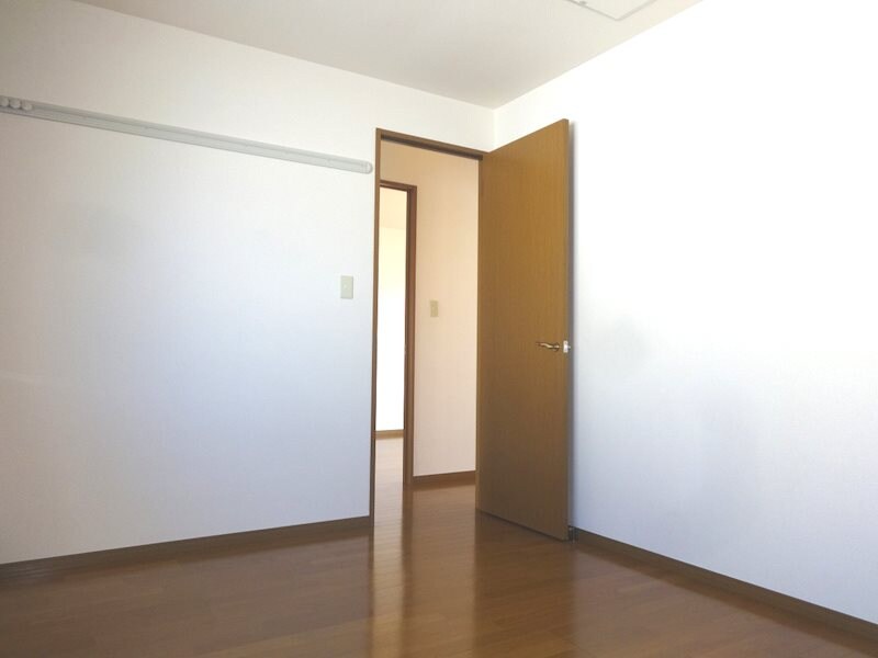  ハイツシャリオＣ