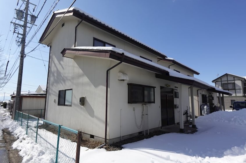  篠ノ井線/松本駅 バス20分岡田東区下車:停歩3分 1-2階 築35年