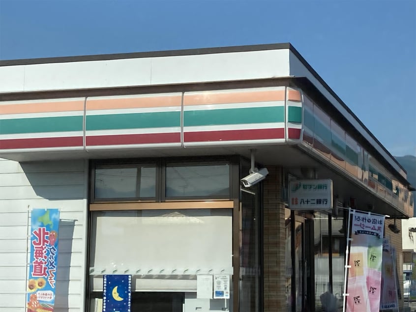ｾﾌﾞﾝｲﾚﾌﾞﾝ 松本井川城店(コンビニ)まで466m Laule’a（ラウレア）