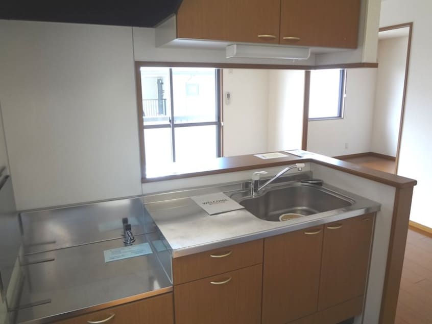  ロイヤルガーデン沢村D