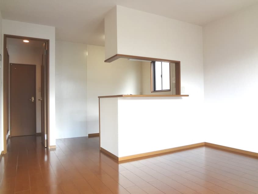  ロイヤルガーデン沢村D