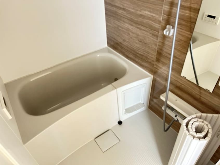  トレアティック島内