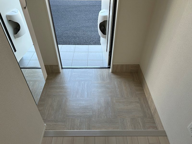  トレアティック島内