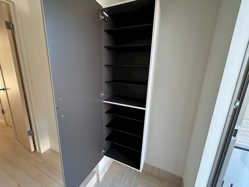  トレアティック島内