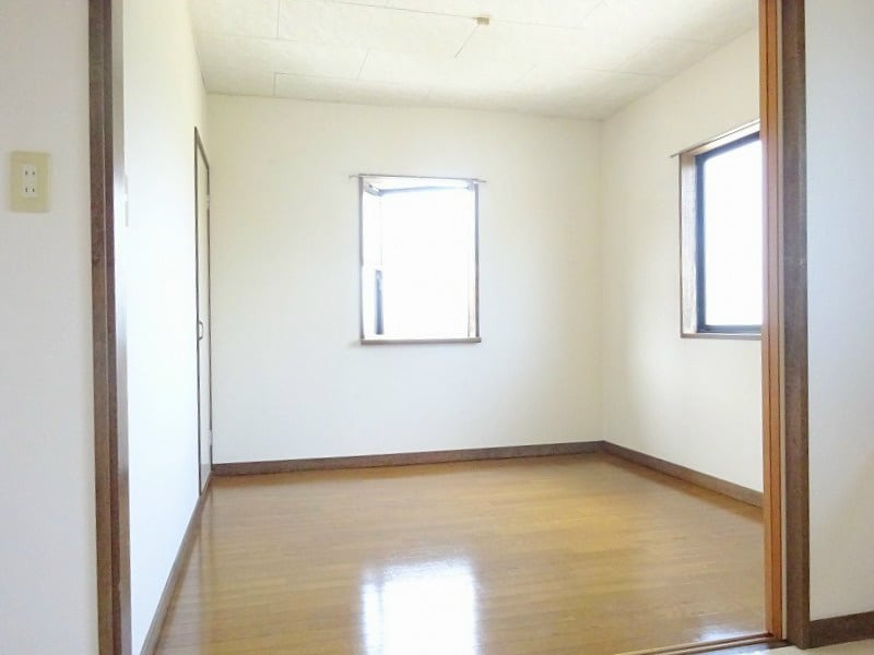  グリンビュー日滝A棟