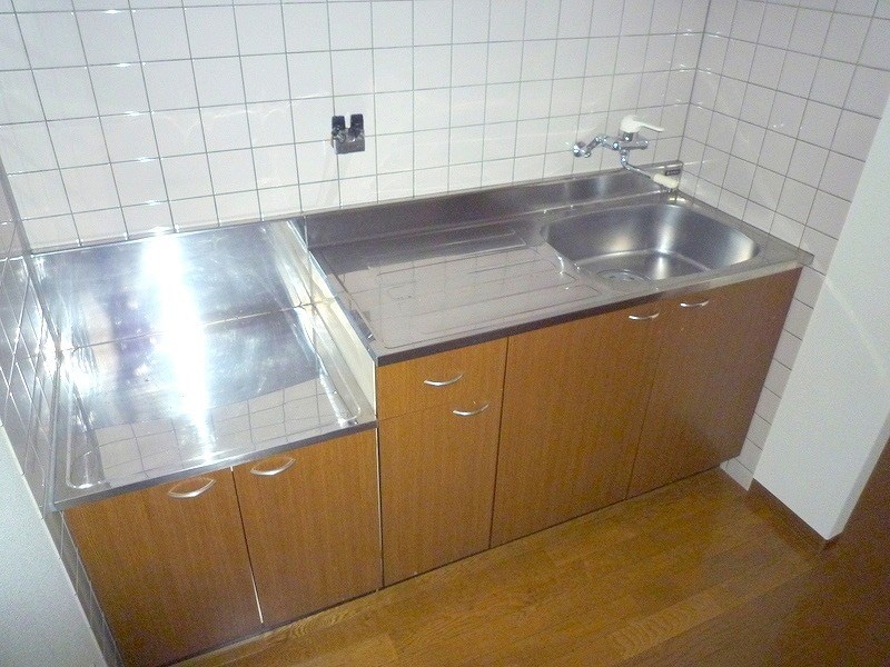 写真は205号室です。（参考） カメリアガーデン