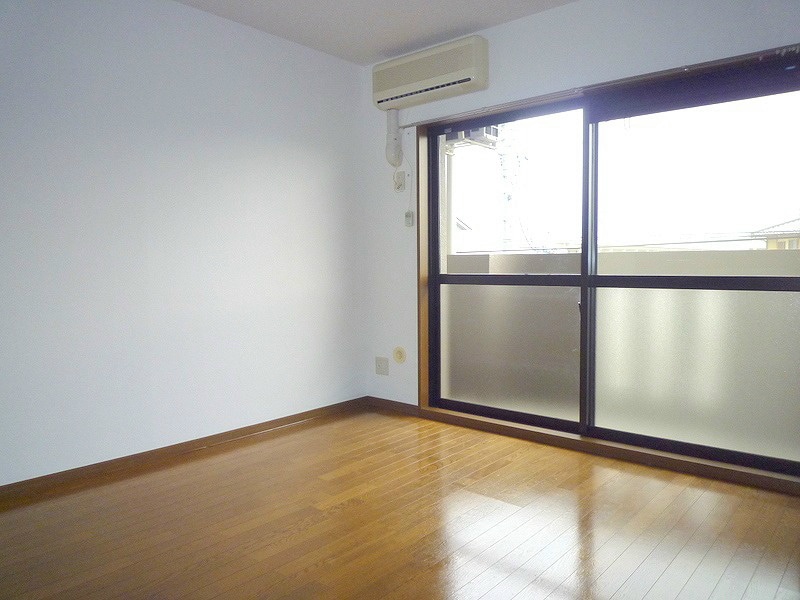 写真は205号室です。（参考） カメリアガーデン