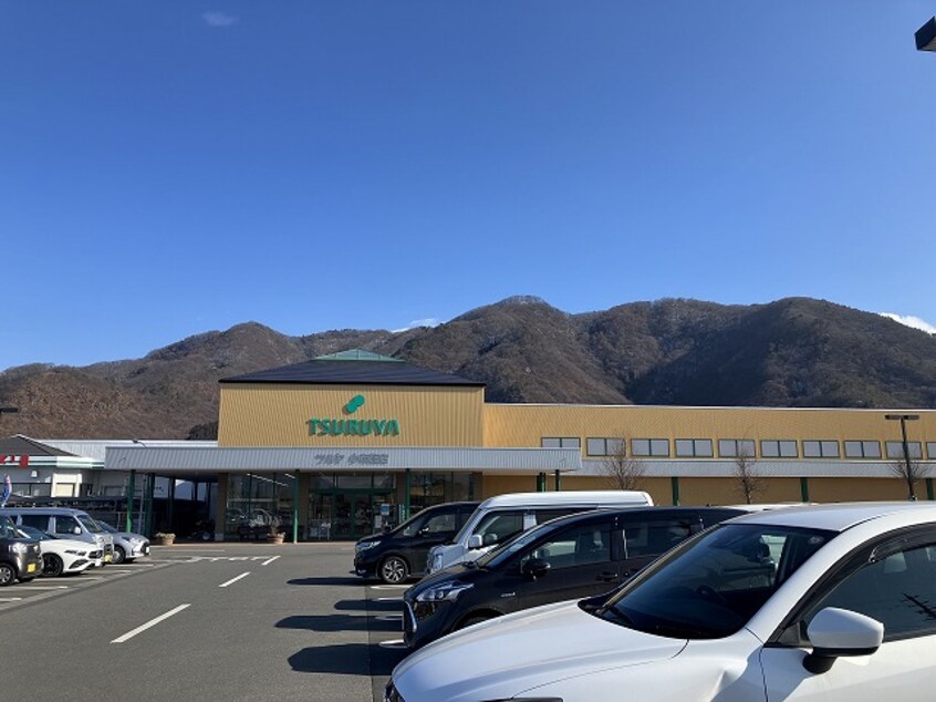 TSURUYA（ﾂﾙﾔ） 小布施店(スーパー)まで1516m ホワイトディアス松川B棟