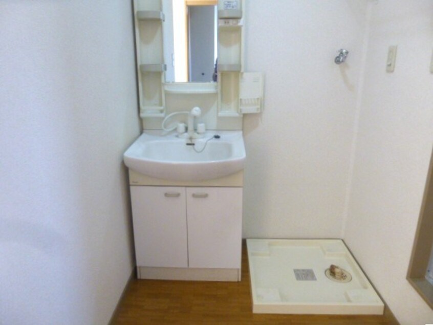 写真は別部屋です。（参考） サンガーデン中野IID