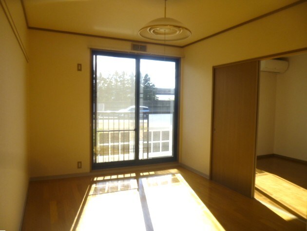 写真は別部屋です。（参考） サンガーデン中野IID