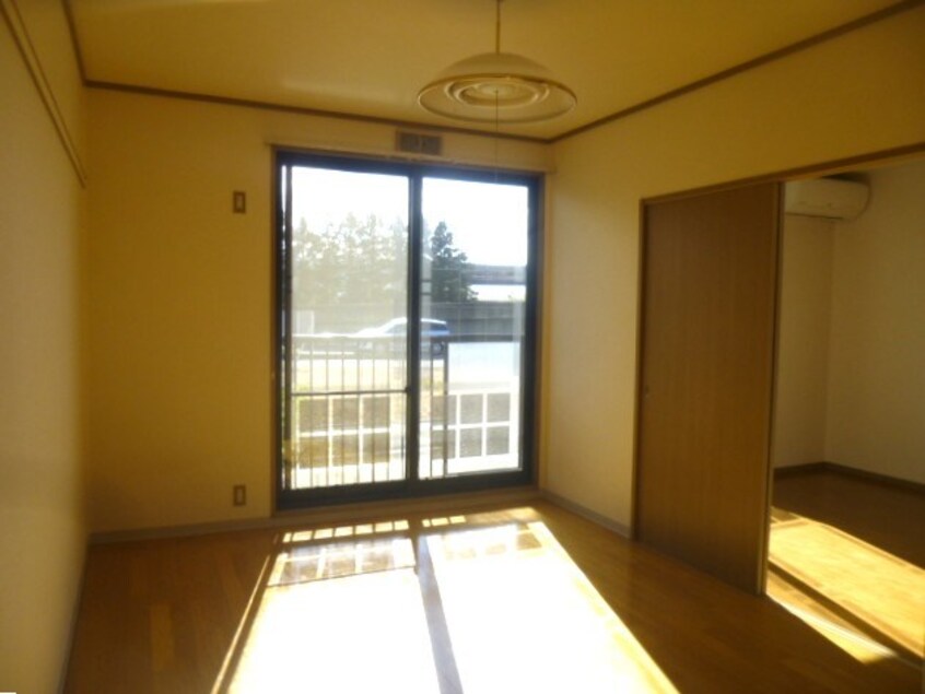 写真は別部屋です。（参考） サンガーデン中野IID